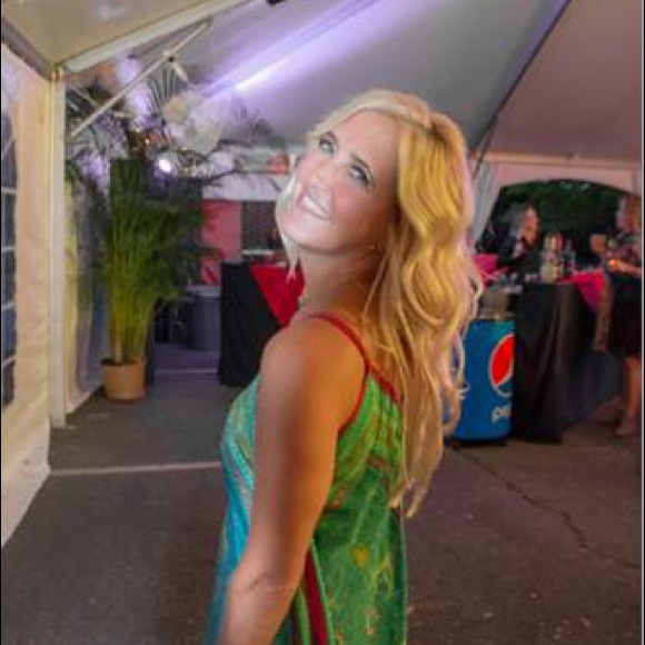 Meet your Posher, Lori - Picture 3 of 9